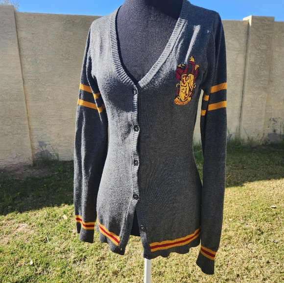 Universal Harry Potter Griffindor Cardigan - Picture 7 of 10